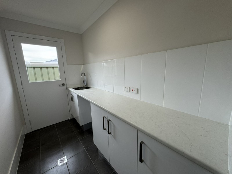 84 Albatross Way, Old Bar NSW 2430