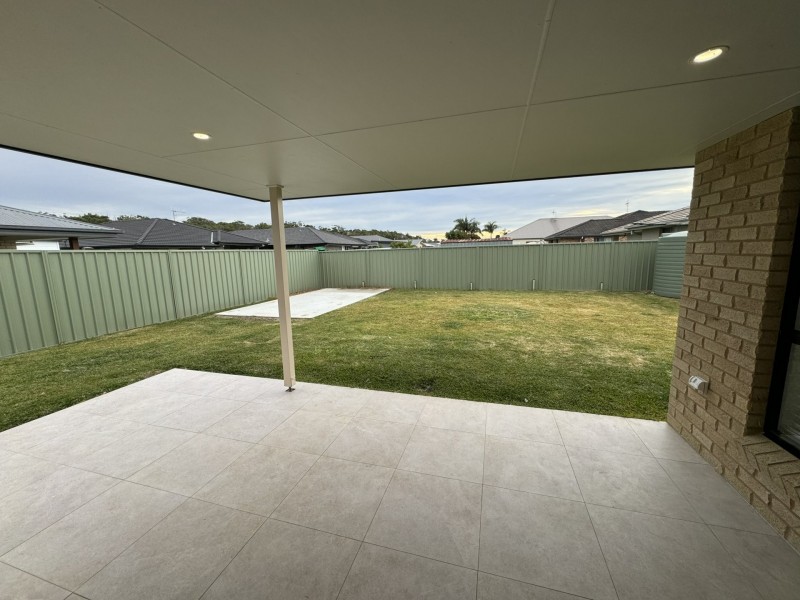 84 Albatross Way, Old Bar NSW 2430