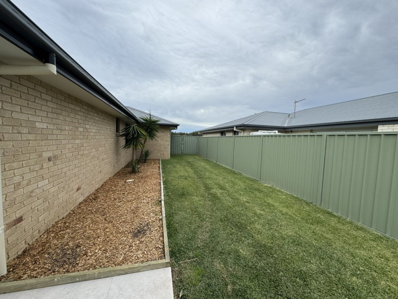 84 Albatross Way, Old Bar NSW 2430