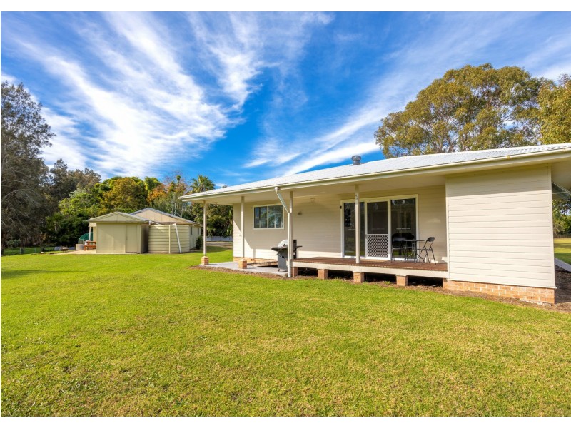 169 Cowans Lane, Oxley Island NSW 2430