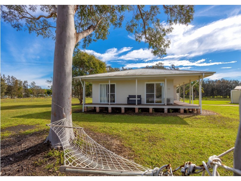 169 Cowans Lane, Oxley Island NSW 2430