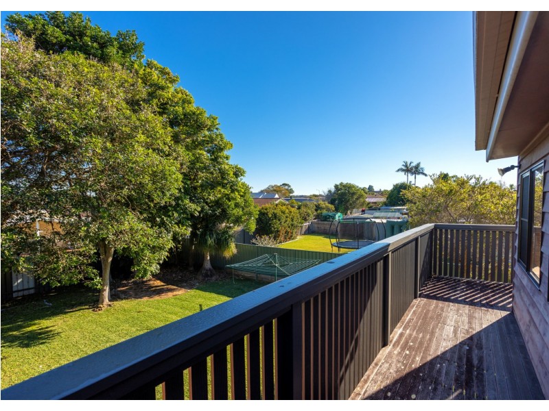 69 Waterman Street, Old Bar NSW 2430