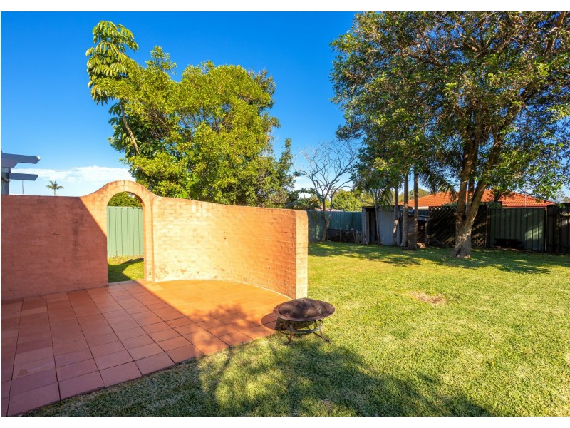 69 Waterman Street, Old Bar NSW 2430