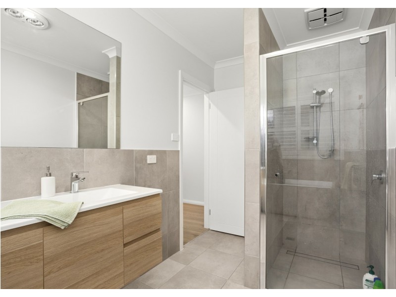 6 Auvergne Way, Old Bar NSW 2430