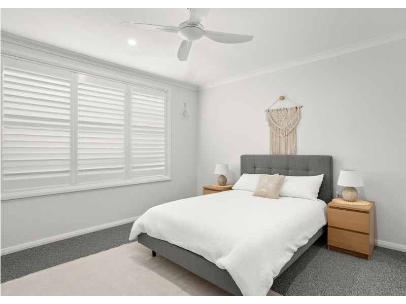 6 Auvergne Way, Old Bar NSW 2430
