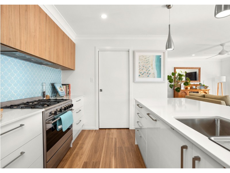 68 Albatross Way, Old Bar NSW 2430