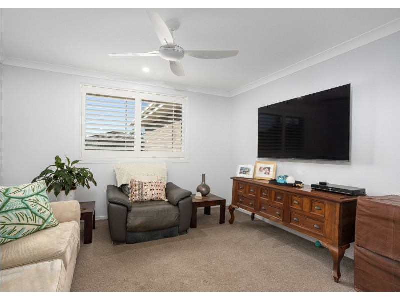 68 Albatross Way, Old Bar NSW 2430