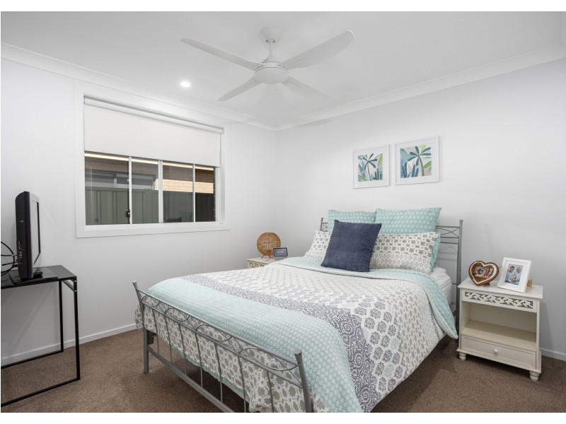 68 Albatross Way, Old Bar NSW 2430