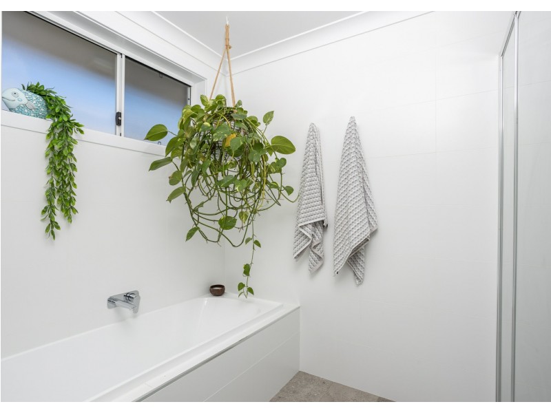68 Albatross Way, Old Bar NSW 2430
