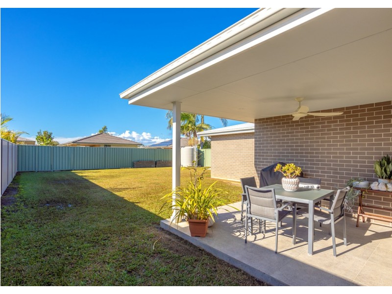 68 Albatross Way, Old Bar NSW 2430