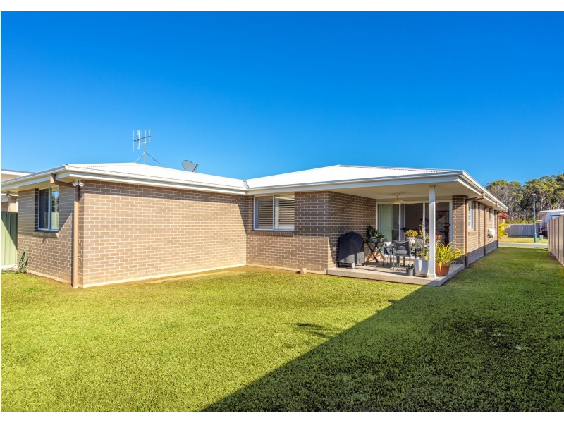 68 Albatross Way, Old Bar NSW 2430