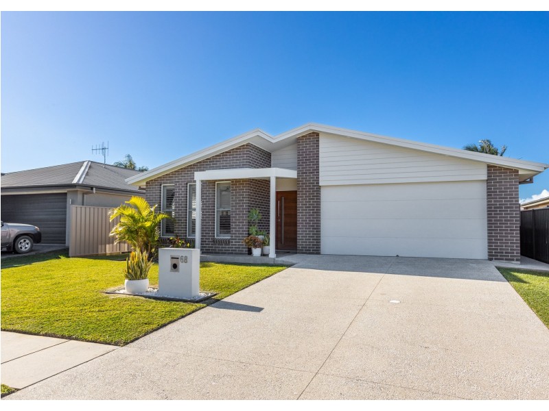 68 Albatross Way, Old Bar NSW 2430