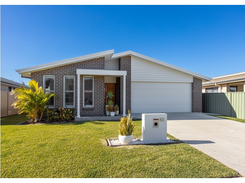 68 Albatross Way, Old Bar NSW 2430