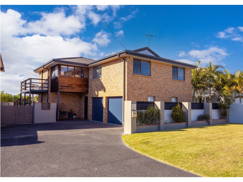 38 Ocean Drive, Wallabi Point NSW 2430