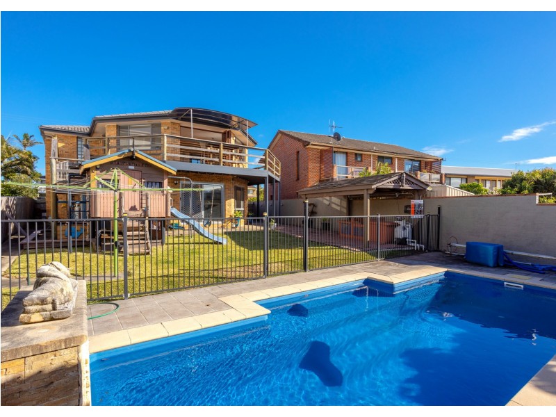 38 Ocean Drive, Wallabi Point NSW 2430