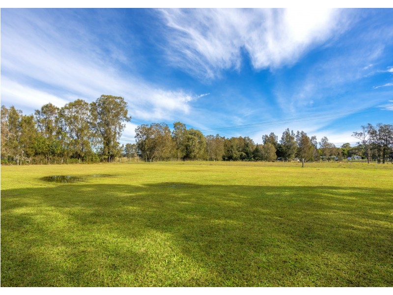 169 Cowans Lane, Oxley Island NSW 2430