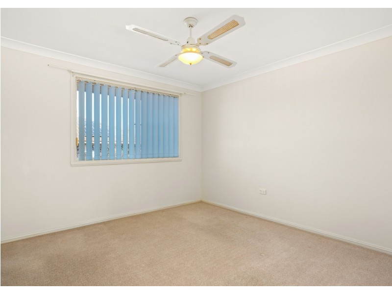 1 Gannet Crescent, Old Bar NSW 2430