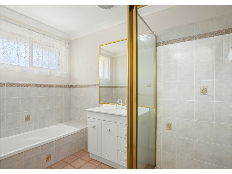 1 Gannet Crescent, Old Bar NSW 2430
