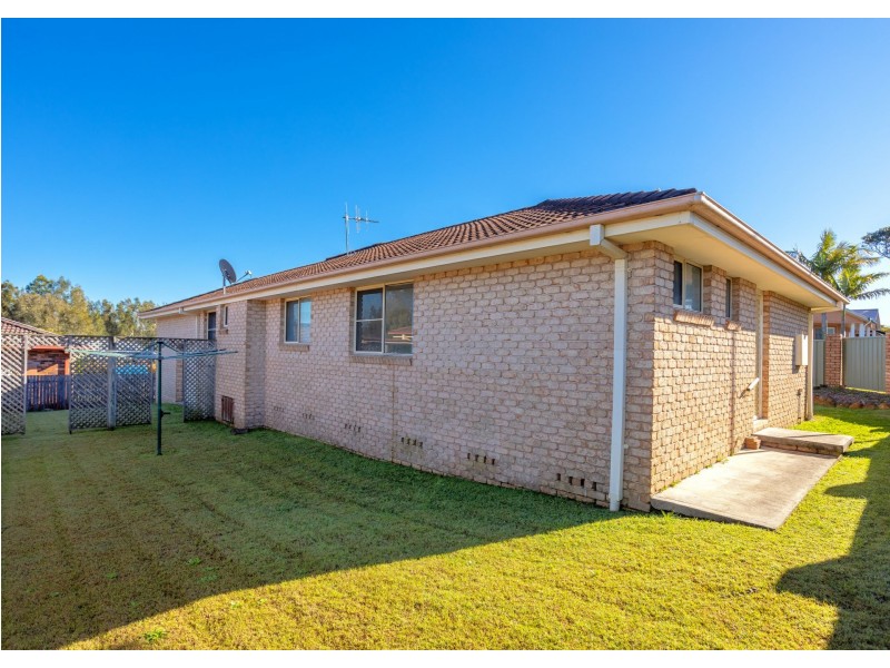 1 Gannet Crescent, Old Bar NSW 2430