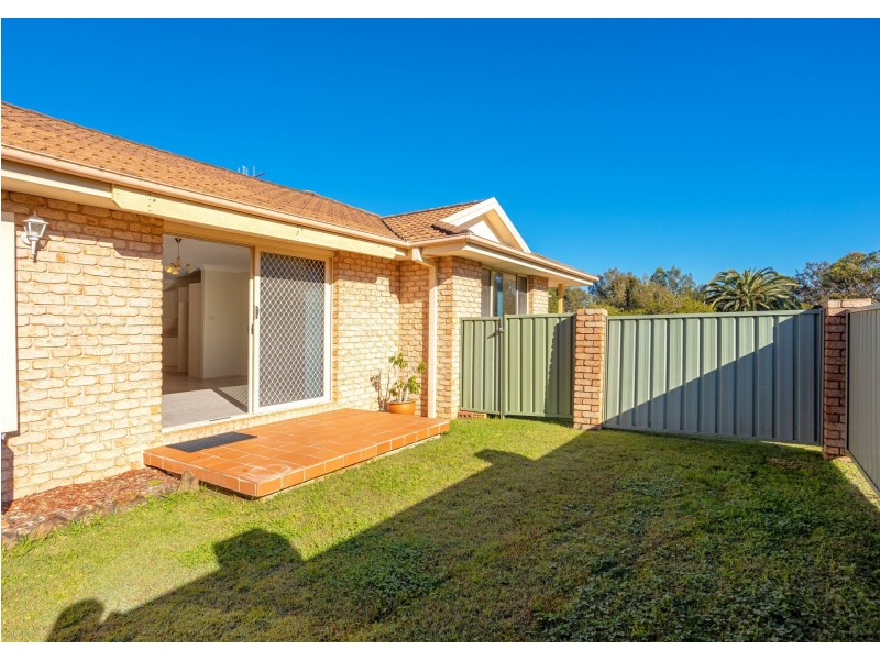 1 Gannet Crescent, Old Bar NSW 2430