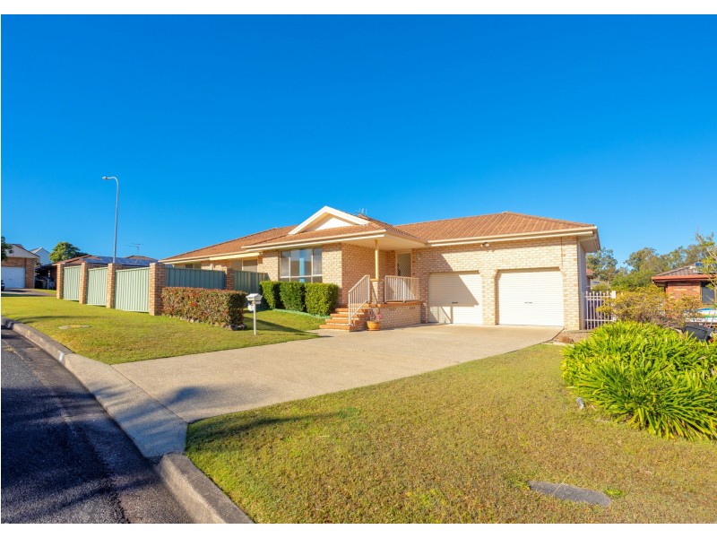 1 Gannet Crescent, Old Bar NSW 2430