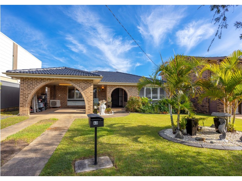 43 Richardson Street, Old Bar NSW 2430