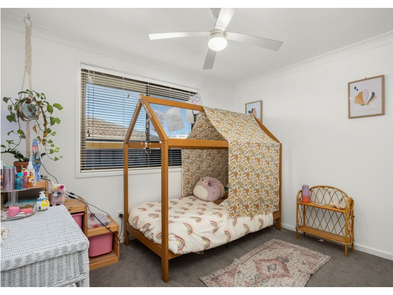 8 Joel Drive, Old Bar NSW 2430