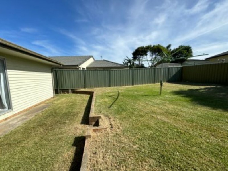 3 Medowie Road, Old Bar NSW 2430