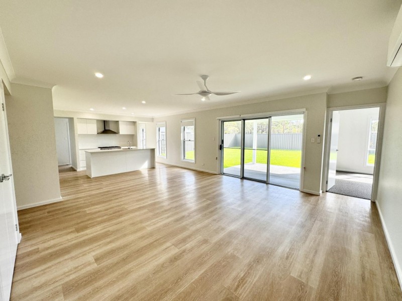 5 Peony Avenue, Old Bar NSW 2430