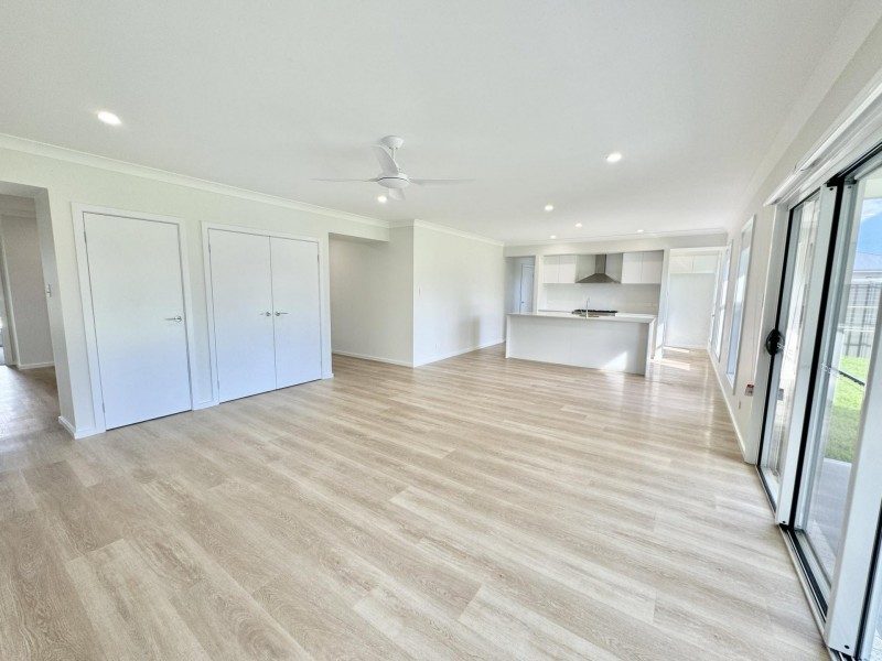 5 Peony Avenue, Old Bar NSW 2430