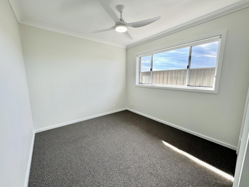 5 Peony Avenue, Old Bar NSW 2430