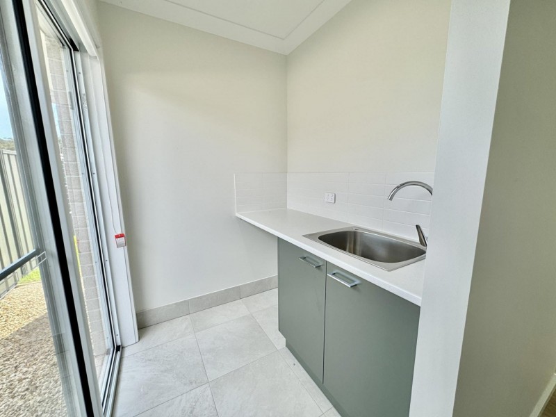 5 Peony Avenue, Old Bar NSW 2430