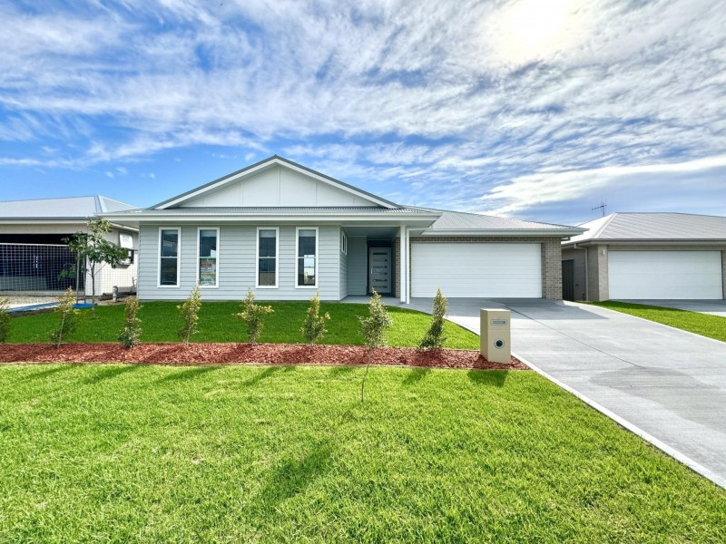 3 Peony Avenue, Old Bar NSW 2430