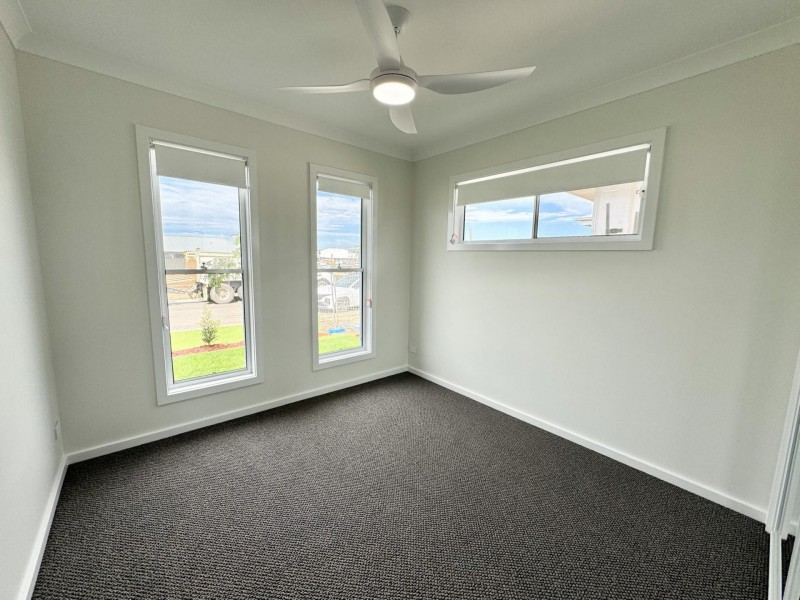 3 Peony Avenue, Old Bar NSW 2430