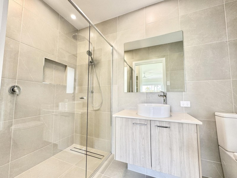 3 Peony Avenue, Old Bar NSW 2430