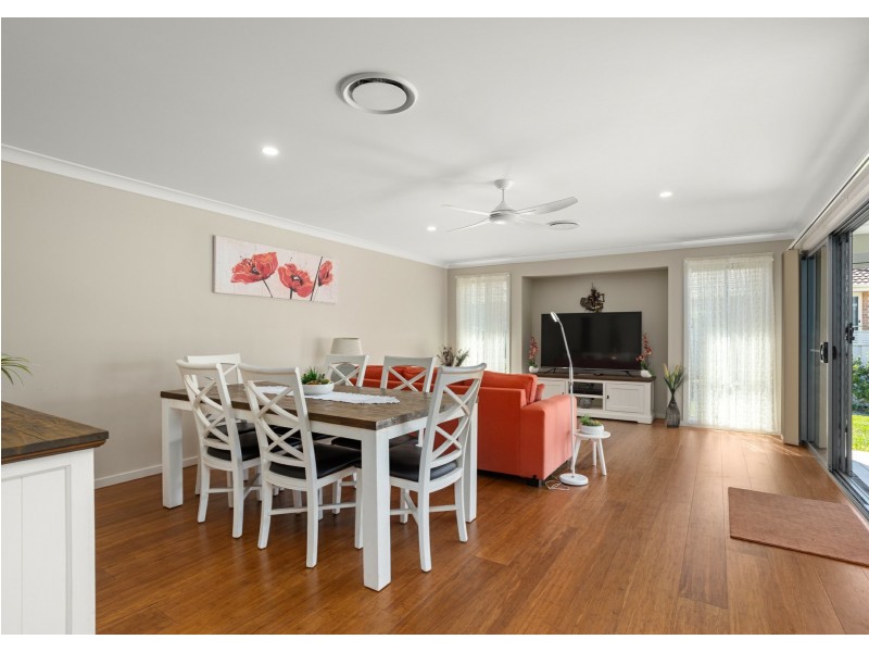 16 Suni Drive, Old Bar NSW 2430