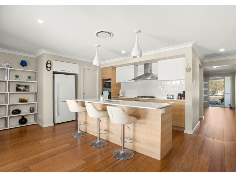 16 Suni Drive, Old Bar NSW 2430