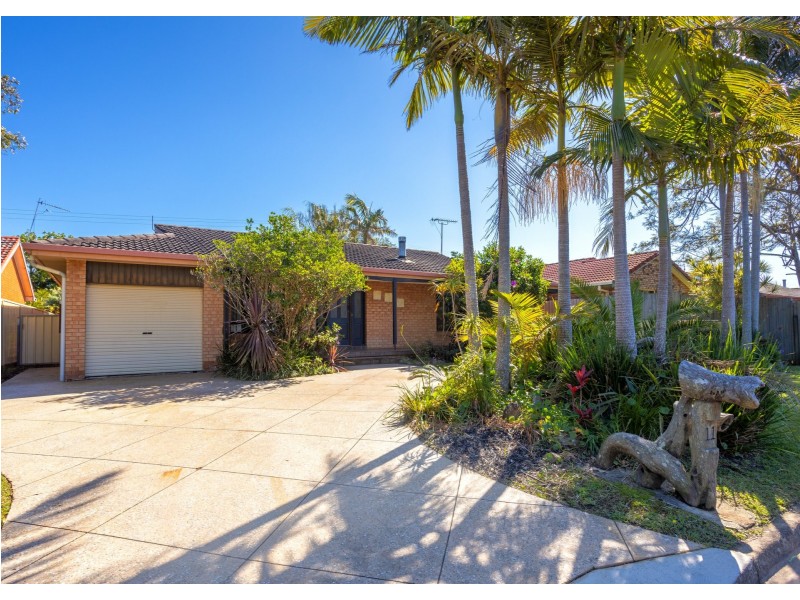 11 Oceanic Place, Old Bar NSW 2430