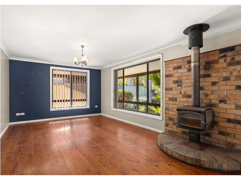 11 Oceanic Place, Old Bar NSW 2430