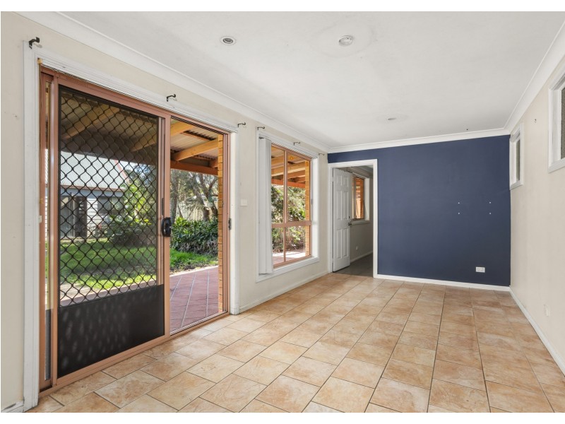 11 Oceanic Place, Old Bar NSW 2430