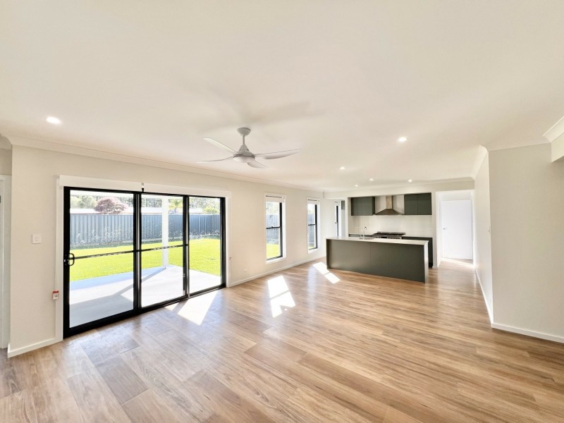 24 Driftwood Boulevard, Old Bar NSW 2430