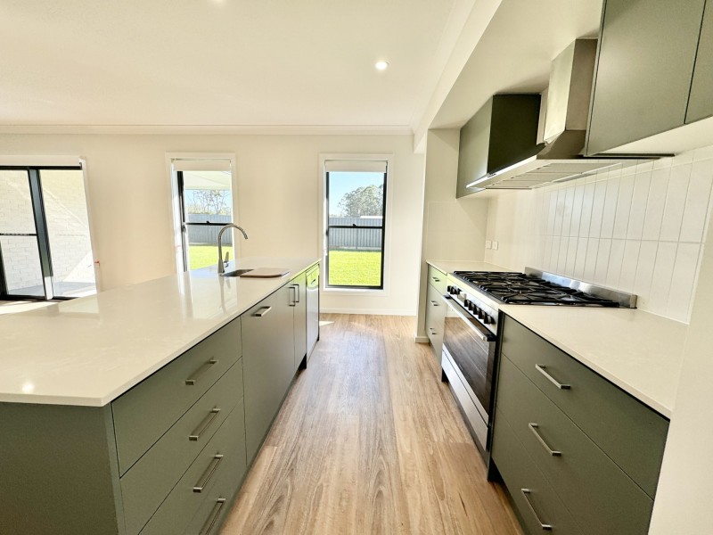 24 Driftwood Boulevard, Old Bar NSW 2430