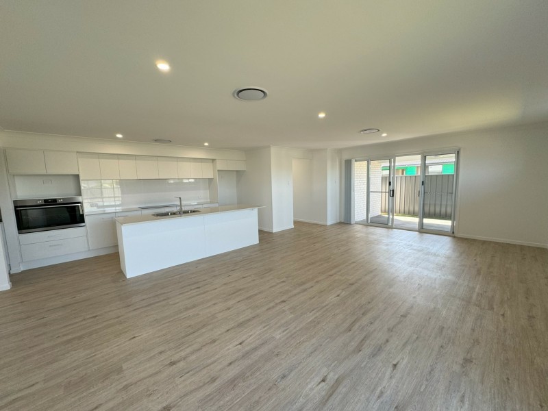 5 Surf Close, Old Bar NSW 2430