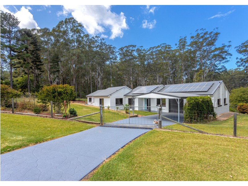 13 Rainforest Drive, Mitchells Island NSW 2430