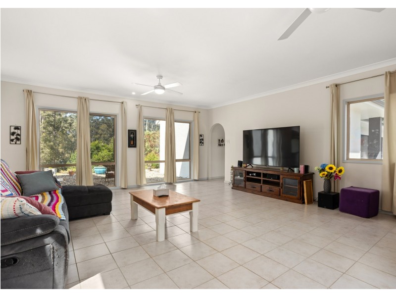 13 Rainforest Drive, Mitchells Island NSW 2430