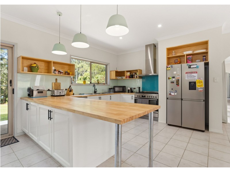 13 Rainforest Drive, Mitchells Island NSW 2430