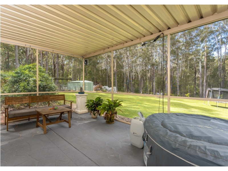 13 Rainforest Drive, Mitchells Island NSW 2430