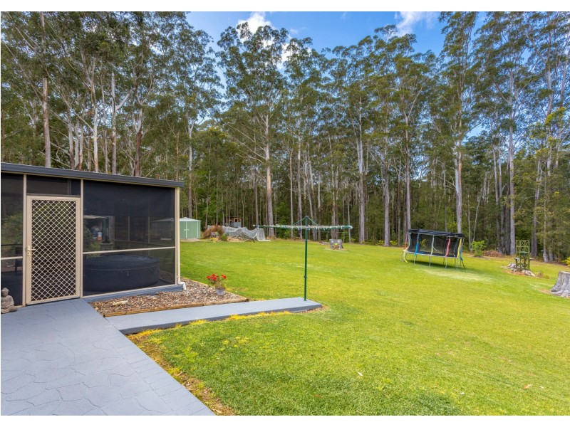 13 Rainforest Drive, Mitchells Island NSW 2430