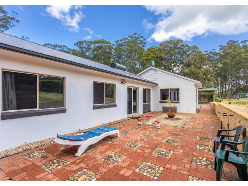 13 Rainforest Drive, Mitchells Island NSW 2430