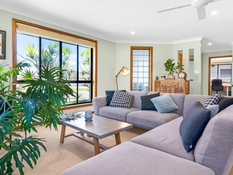 13 Shantull Drive, Wallabi Point NSW 2430